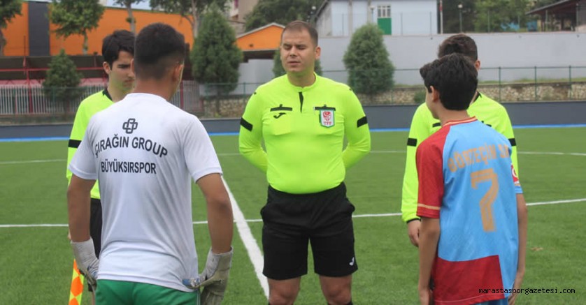 Adem Şahan’ın kardeşi Mehmet Şahan’ın başlama düdüğüyle Batıpark Futbol Sahası açıldı