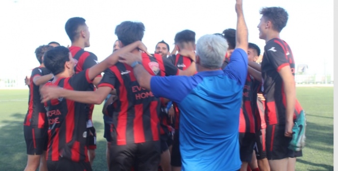 U17 Türkiye Şampiyonası’nda 2. kademeye yükselen Onikişubatspor’un maç sonu sevinci ve röportajları
