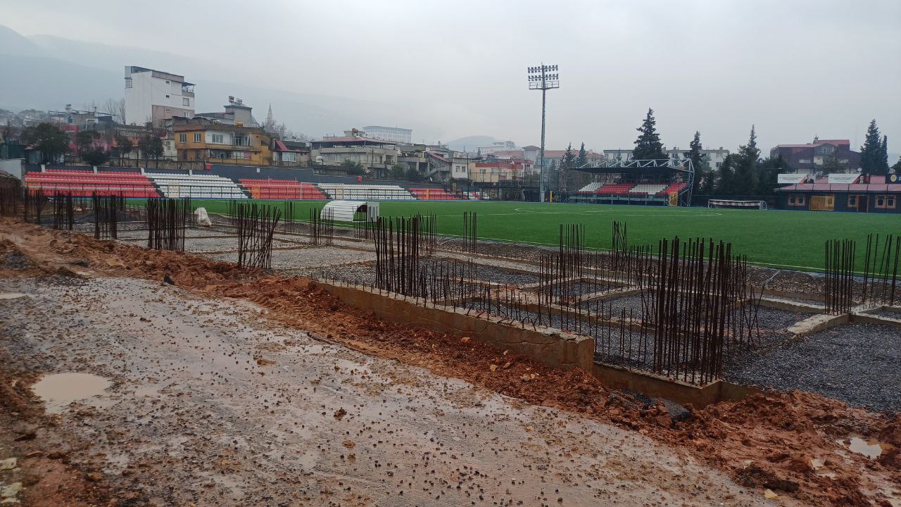 Batıpark Adem Şahan Stadı’nda Tribün İnşaatı Hızla İlerliyor