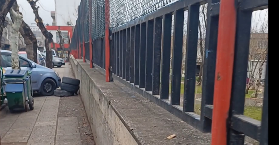 Adem Şahan Batıpark Stadı Çevresindeki Kaldırımlar Yayalar İçin sıkıntı yaratıyor