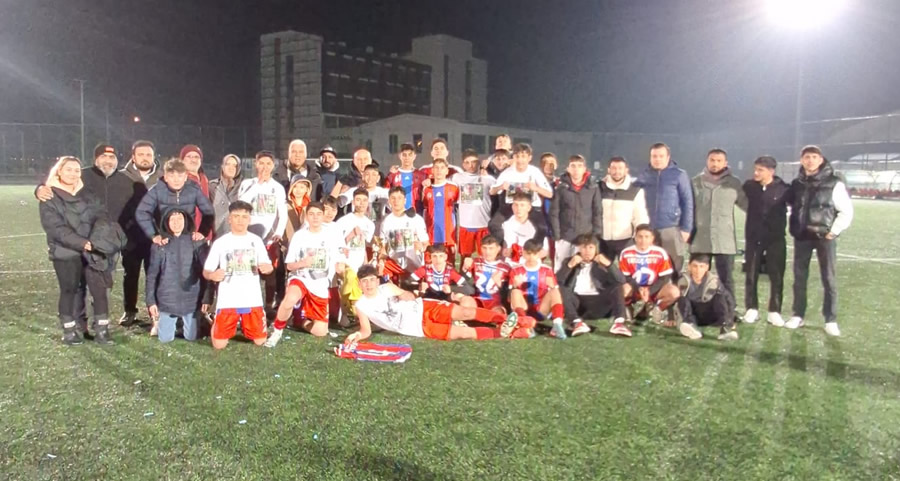U16 Ligi Şampiyonu Kurtuluş 1920 Spor, kupasını aldı