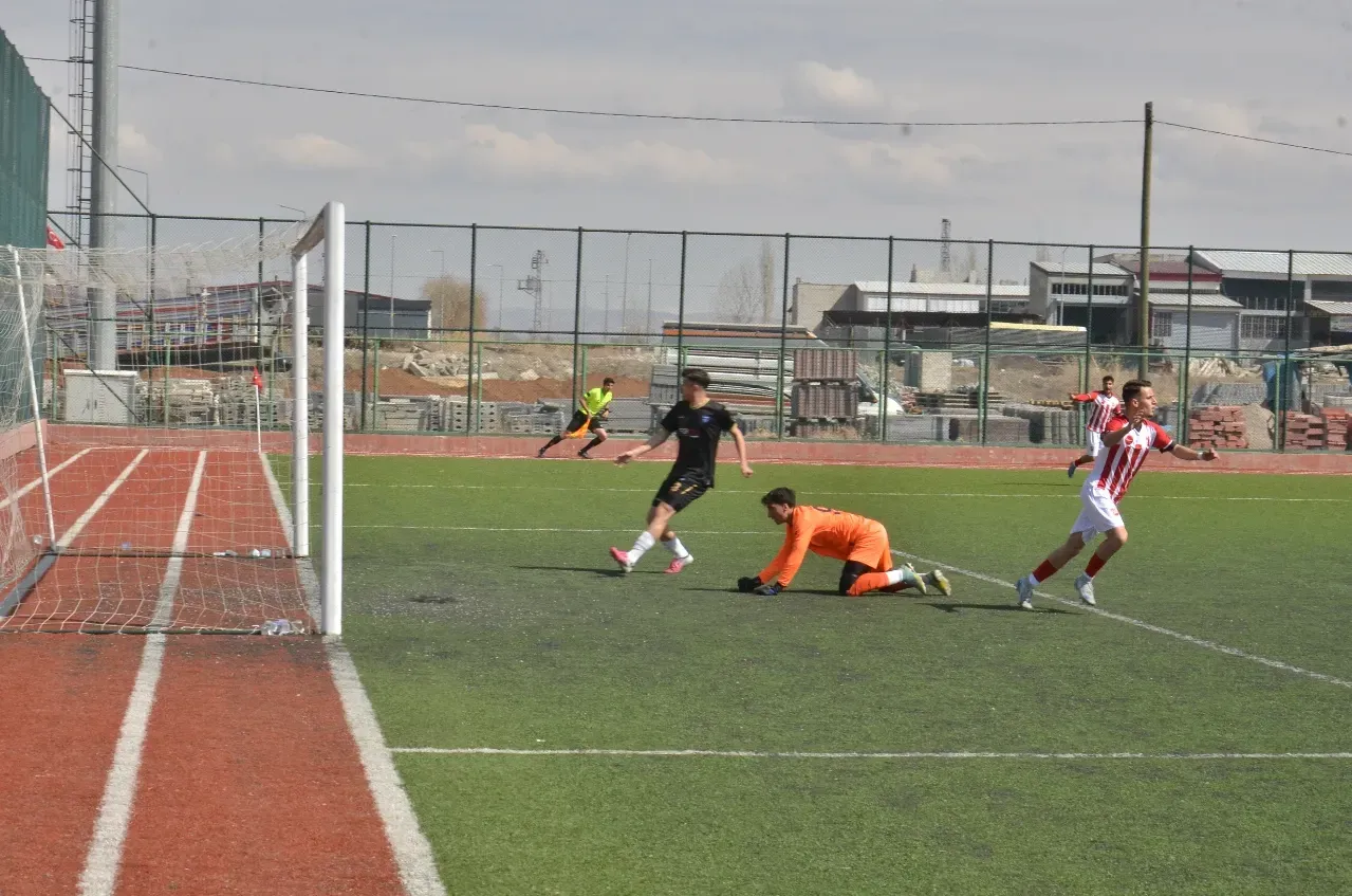 Elbistanspor’dan farklı galibiyet: 7-1