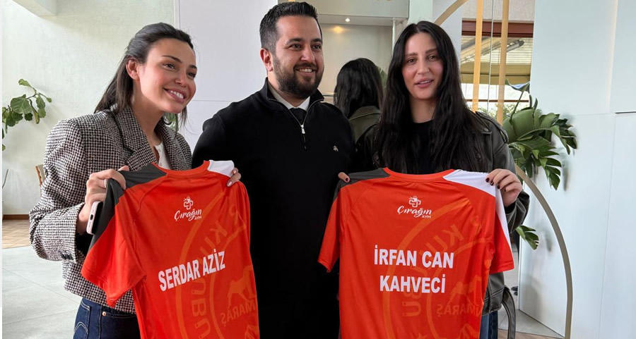 Uludazspor Formaları, İrfan Can Kahveci ve Serdar Aziz’e Ulaştırılmak Üzere Eşlerine Teslim Edildi