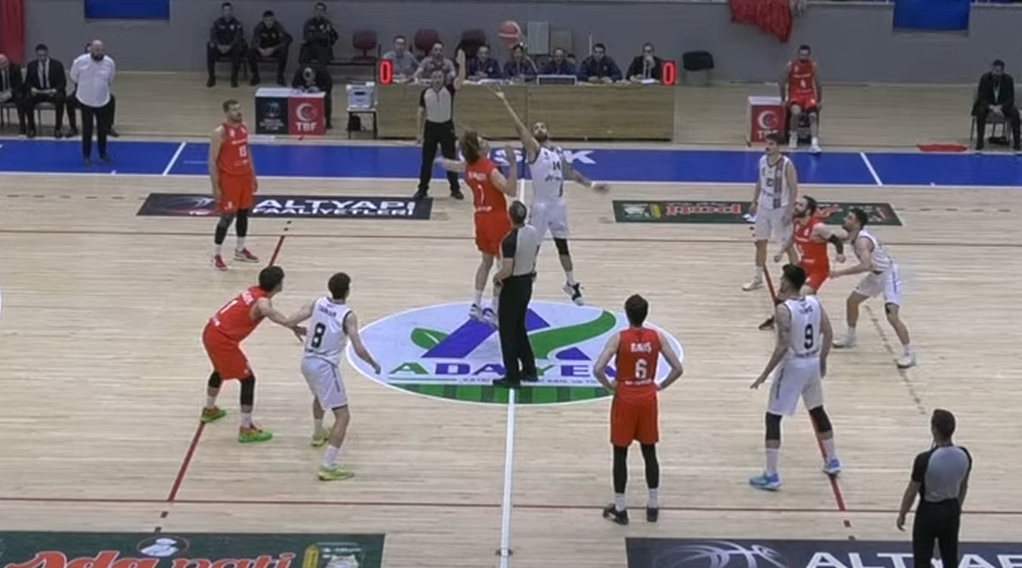 Kahramanmaraş İstiklalspor Basketbol Takımı Uşak Deplasmanında Kaybetti, Liderliğini Sürdürdü