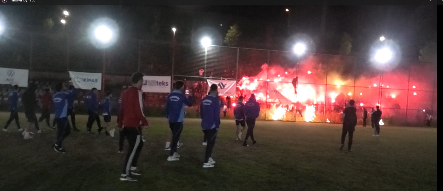 Edeler Taraftar Grubu, Maçtan Bir Gün Önce Tesislere Giderek Meşalelerle Kahramanmaraş İstiklalspor’a Moral Verdi