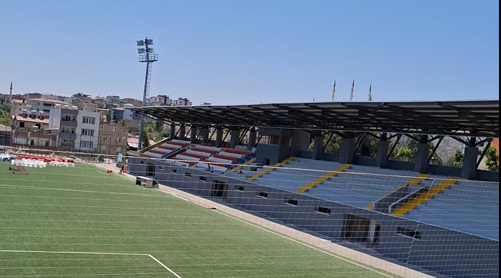 Batıpark Adem Şahan Stadı’nda koltuk montajı başladı