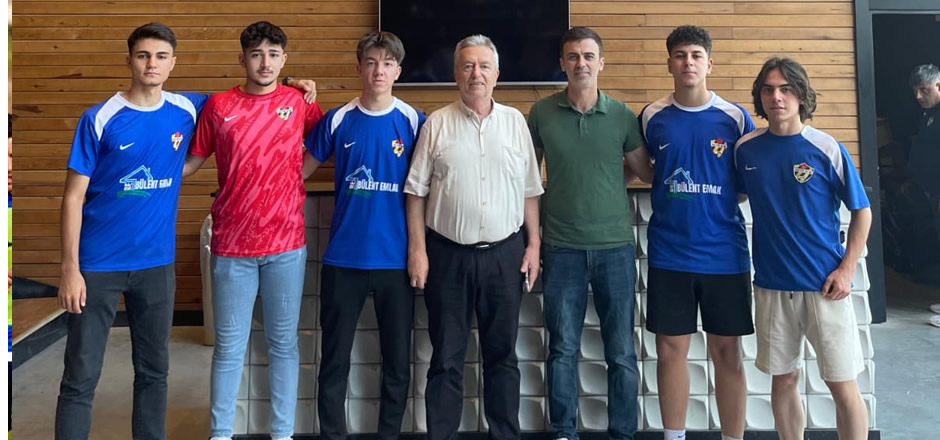 1919 Eyüpsultanspor’dan 5 Oyuncu, Süper Lig Ekibi Eyüpspor’un Altyapısında Antrenmanlara Başladı