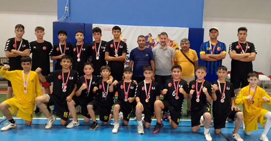 Analig Hentbol Yarı Finalleri Kırıkkale’de Yapıldı: Kahramanmaraş Finale Yükseldi