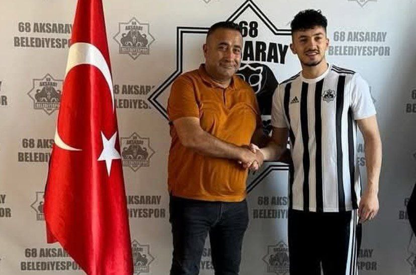 Kaleci Kıvanç Küçükkarış, yeni takımıyla anlaşma sağladı.