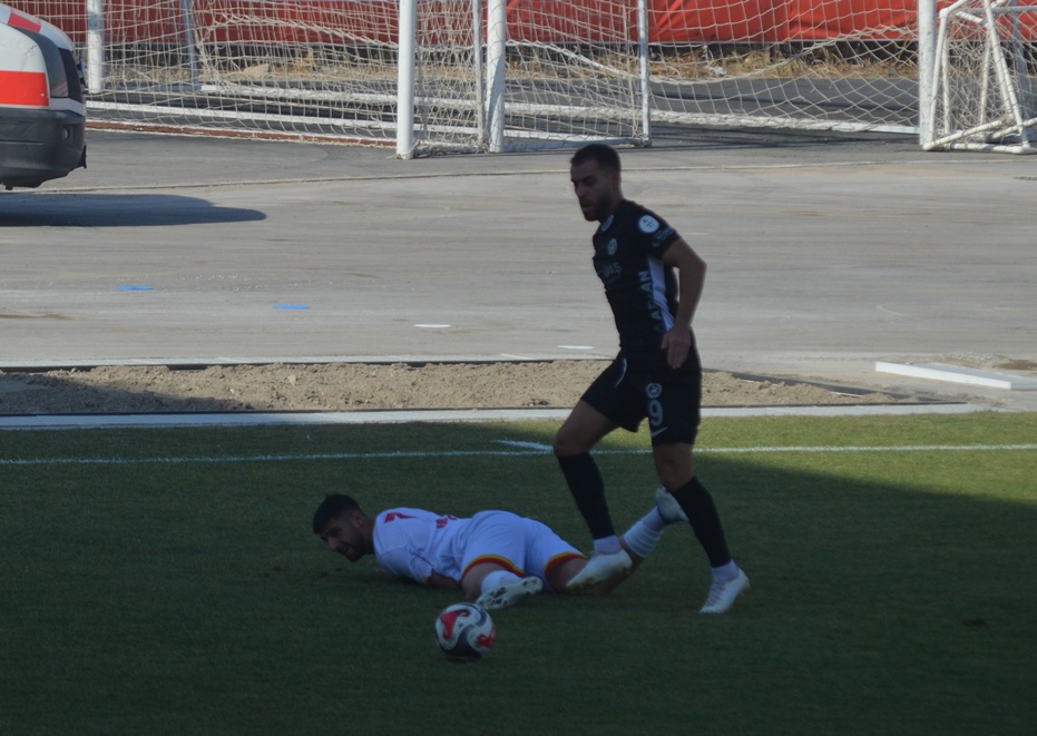 Kahramanmaraş İstiklalspor – Yeni Malatyaspor Maçında Kemal Rüzgar İkinci Golünü Attı