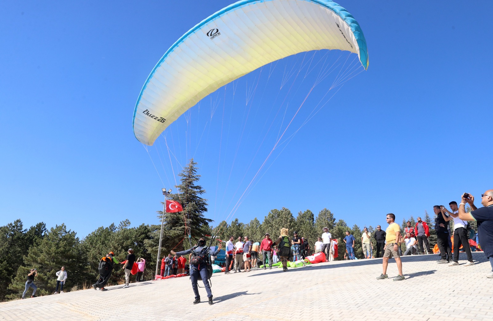 Dulkadiroğlu’nda Yamaç Paraşütü Şöleni