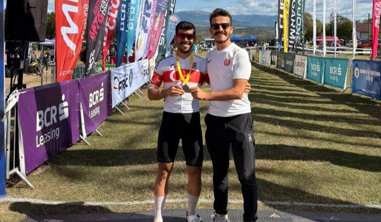 Kahramanmaraşlı Bisikletçi İbrahim Gülmez, Balkan Üçüncüsü Oldu