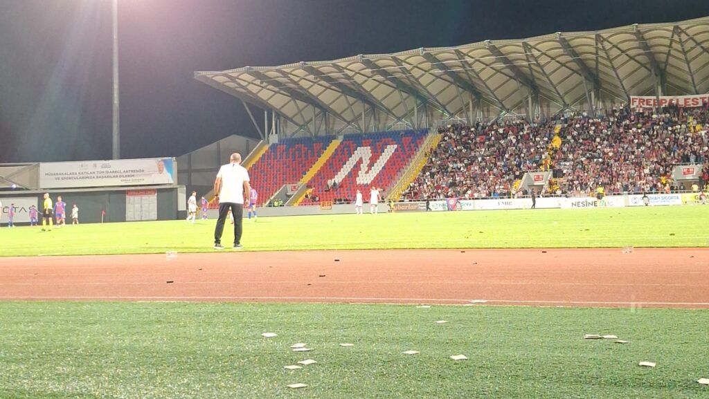 Kahramanmaraşspor, Niğde Deplasmanından Mağlubiyetle Döndü: Teknik Direktör Bozkurt’tan Hakem Eleştirisi