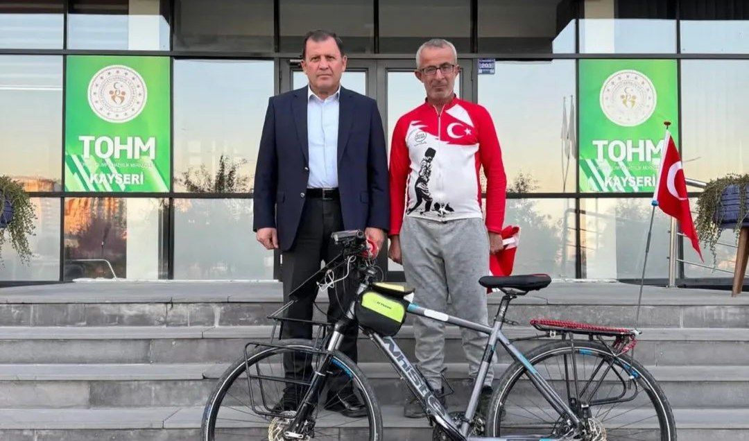 Deprem Şehitleri İçin İzmir’den Kahramanmaraş’a Pedal Çevirdi
