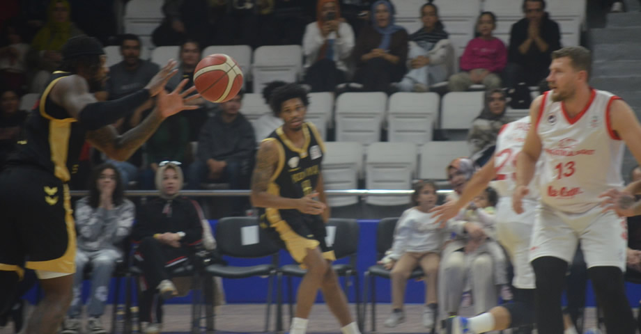 Kipaş İstiklalspor, Dev Maçı Nefes Kesen Mücadeleyle Kazandı