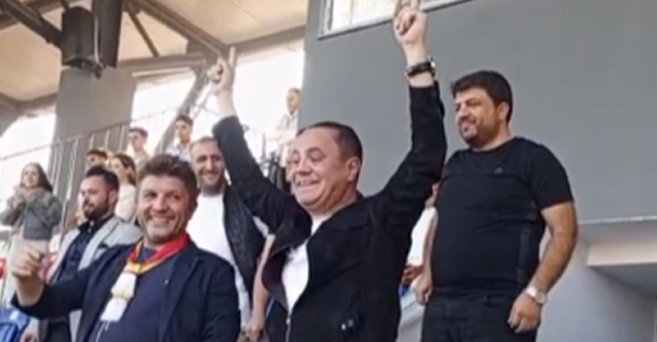 Harun Reşit Gümüşer, Oyuncularının Yaptığı “Tiriyakinim Şov”a Katıldı!