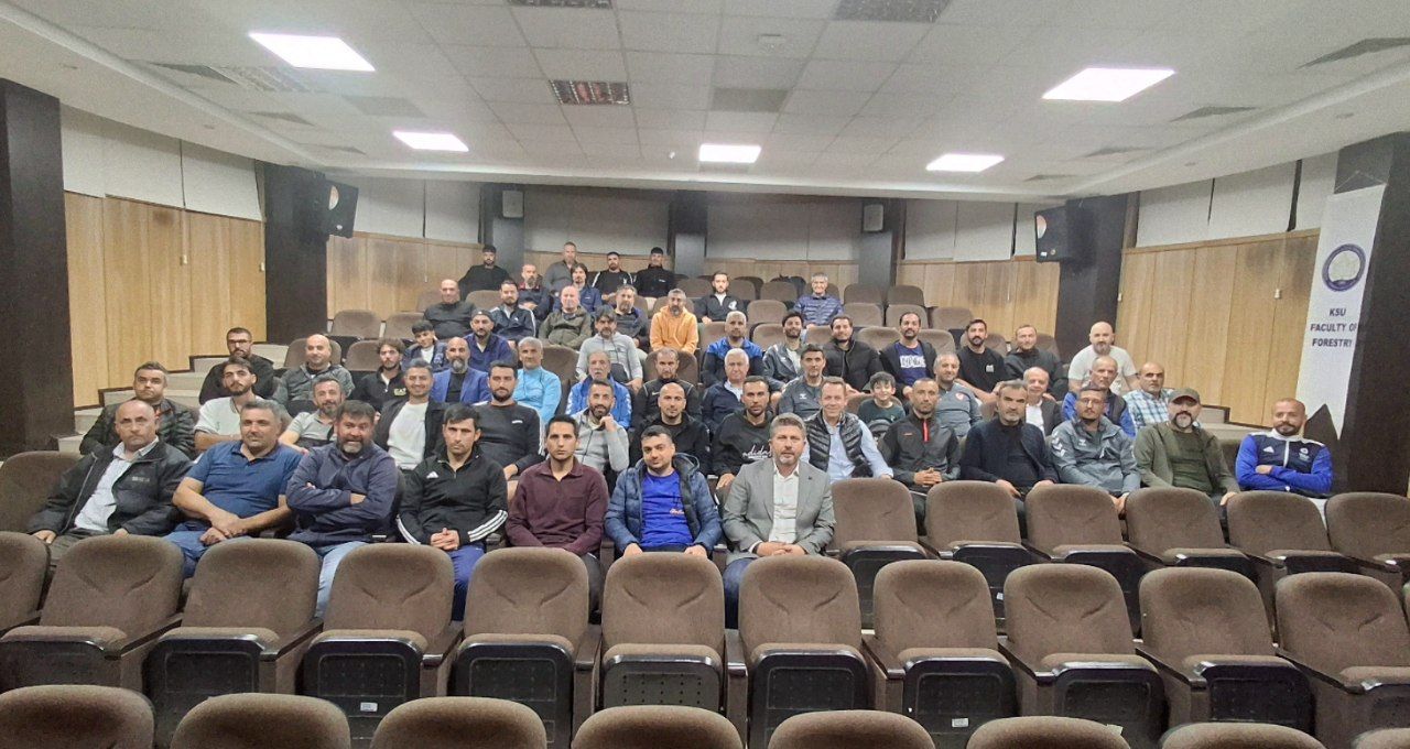 6 Şubat Deprem Şehitleri Anısına Düzenlenen UEFA C Lisans Antrenör Kursunda “Duran Toplar” Sunumu