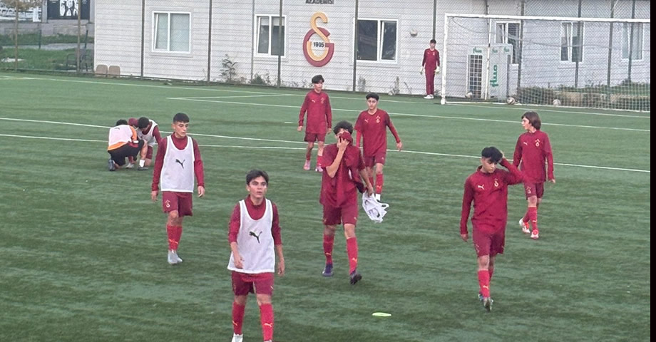 Onikişubatspor’un Genç Yetenekleri Umut Burak Akyel ve Berkay Sarıçiçek Galatasaray’da Antrenmana Çıktı