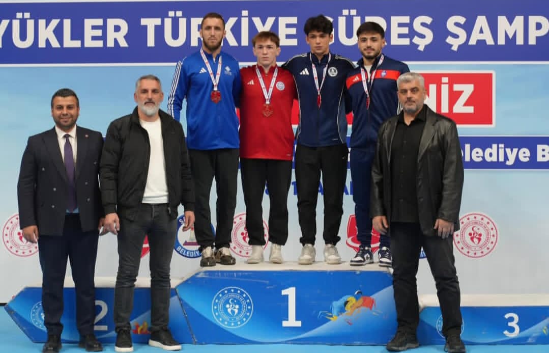 Kahramanmaraşlı Güreşçiler Türkiye Şampiyonası’ndan Madalyalarla Döndü