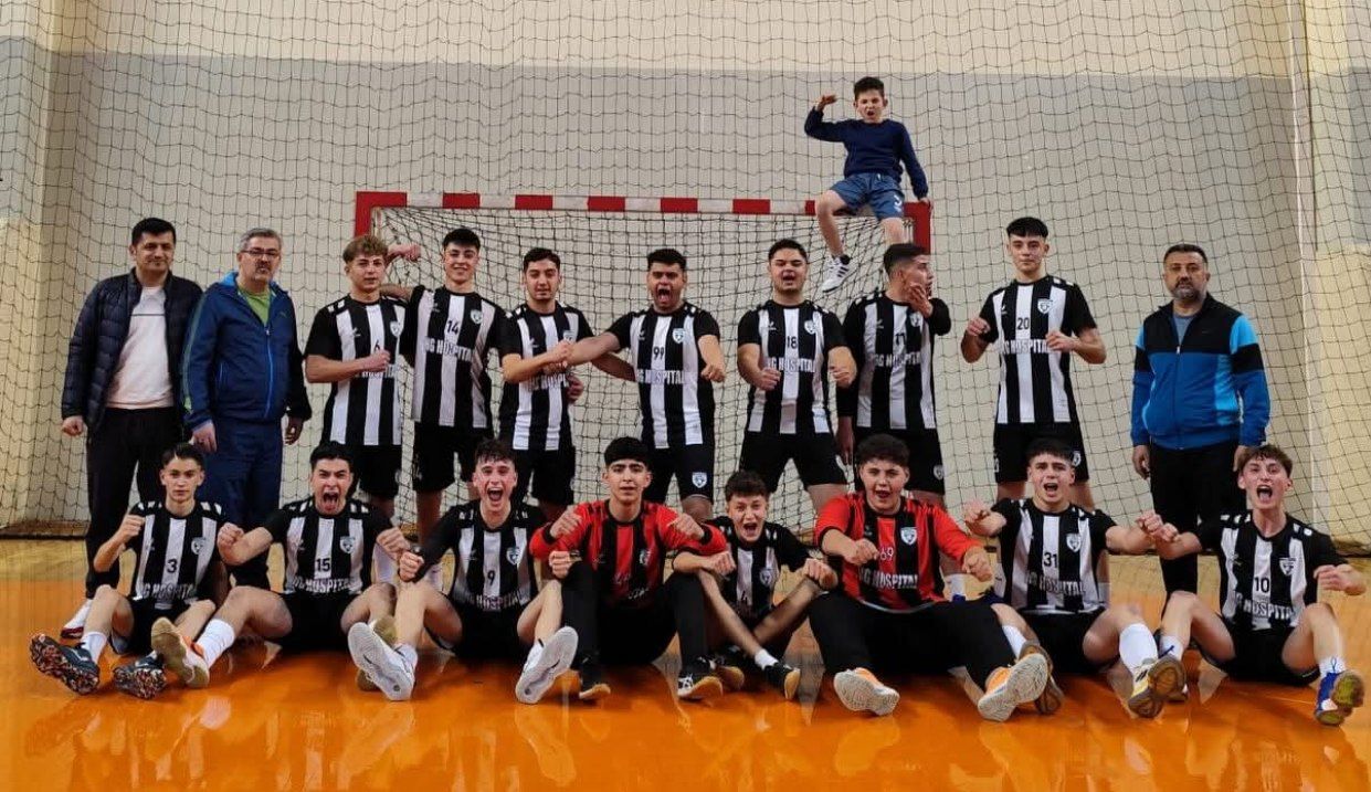 Şehit İdari Ataşe Galip Özmen Lisesi finalde