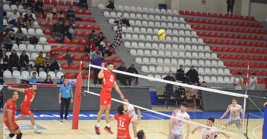 Onikişubat Belediyespor İlk Yarıyı Namağlup Lider Kapattı