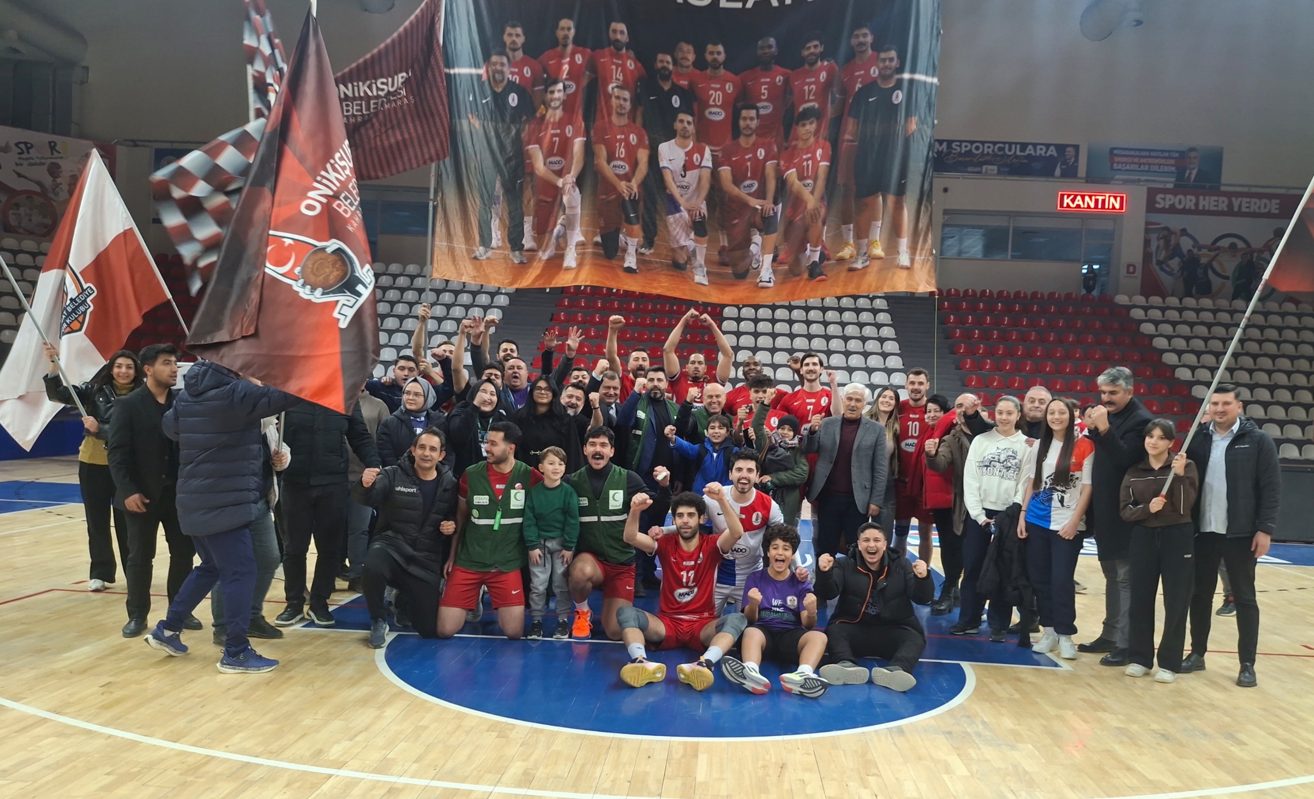 Lider Onikişubat Belediyespor, Bursa Osmangazi Belediyespor’u Set Vermeden Geçti