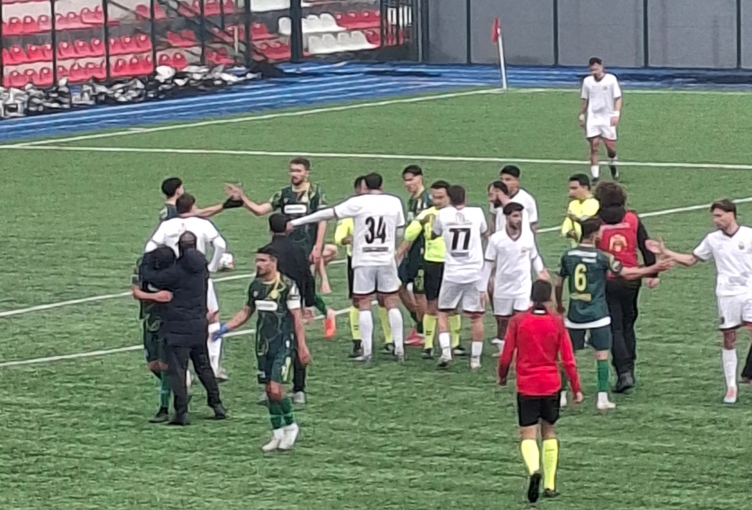 Kahramanmaraşspor – Osmaniyespor Maçında Hakemin Maçı Bitirdiği An Tartışma Yarattı