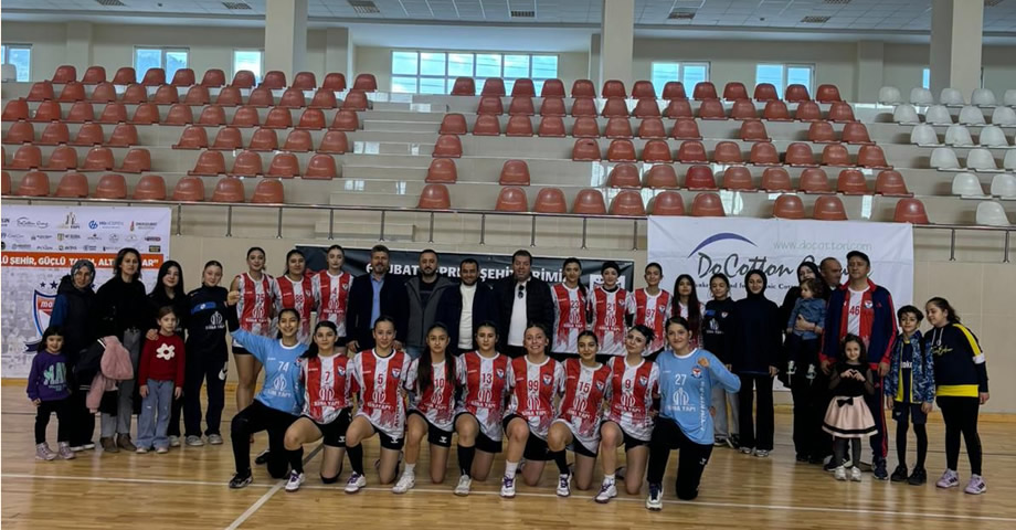 Maraşgücü Hentbol, Hentbol Mersin’i Farklı Geçti! Play-Off’u Garantiledi