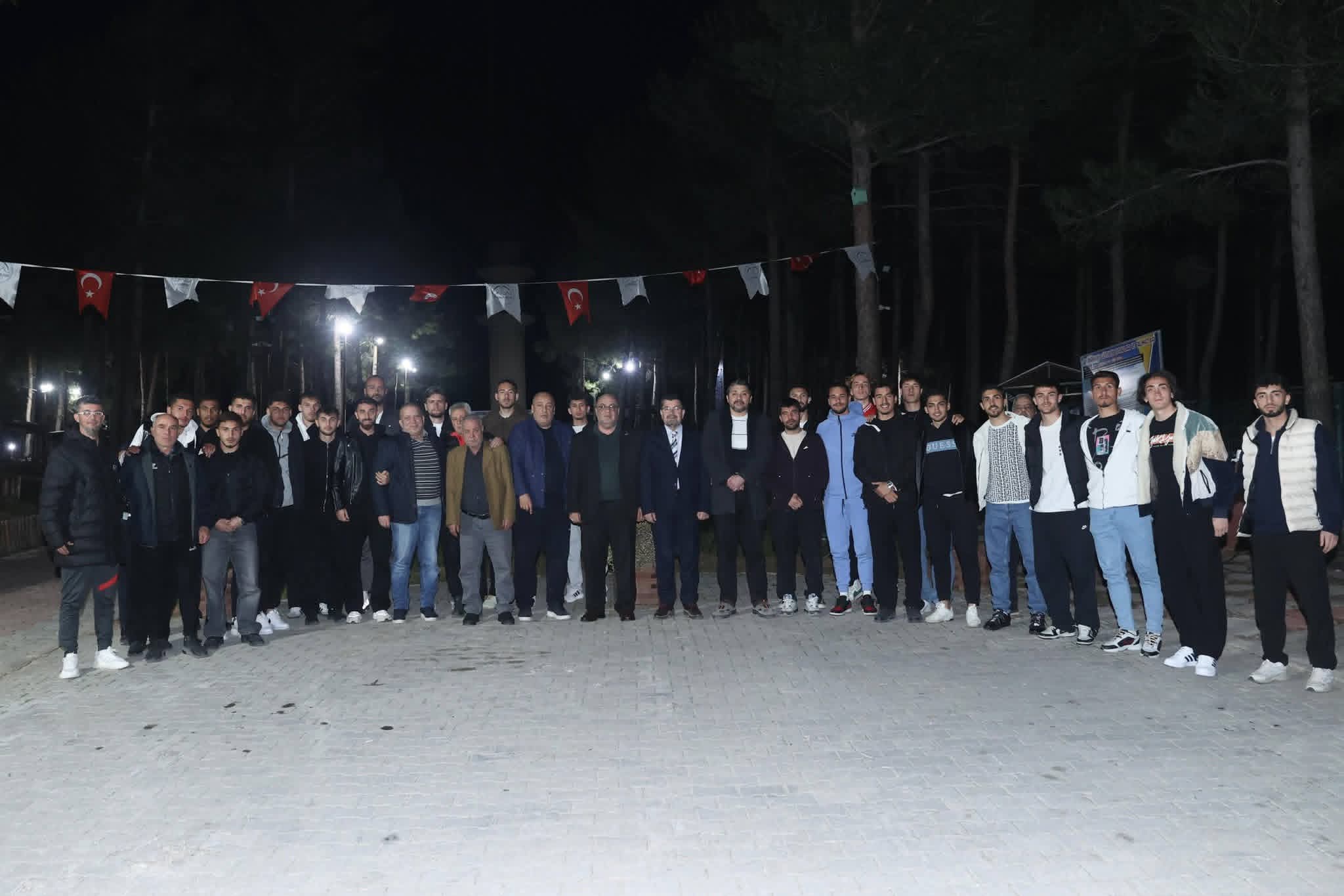 Başkan Mehmet Akpınar, Kahramanmaraşspor Futbolcularıyla İftar Sofrasında Buluştu