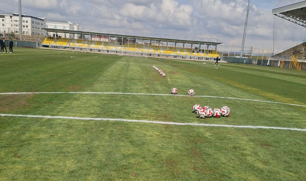 Muşspor – Kahramanmaraş İstiklalspor maçı öncesi Muş’ta Zemin Nasıl? İşte Maç Öncesi Son Görüntüler