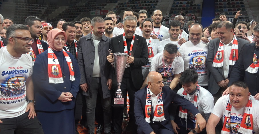 Kahramanmaraş’a 38 Yıl Sonra En Üst Lig Kupası Geldi! Onikişubat Belediyespor Kupasını Ankara’da Aldı