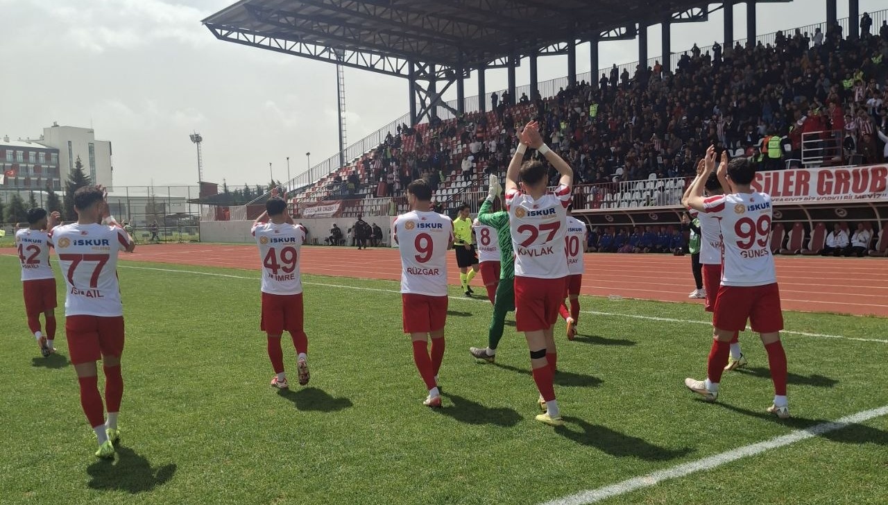 Kahramanmaraş İstiklalspor 4 Hafta Sonra Kazandı, Fethiyespor’u 4 Golle Yolladı