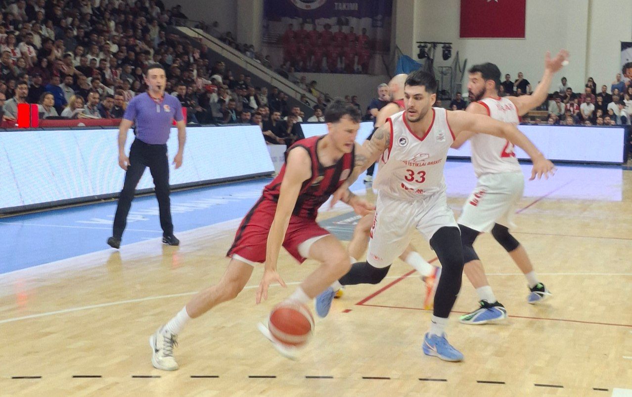 Kipaş İstiklal Basketbol evinde Gaziantep Basketbol’a mağlup oldu: Seride durum 1-1