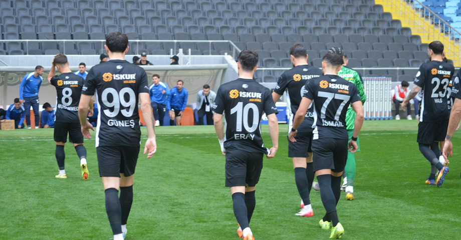 Kahramanmaraş İstiklalspor’da Yeni Sezon Belirsizliği: Başkan Ahmet Gaffar Akarca Devam Edecek mi?