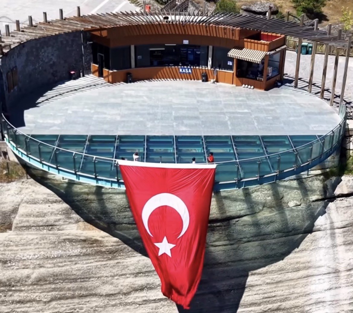 Pazar Sabahı Millî Maç Kahramanmaraş Büyükşehir Dev Ekranında