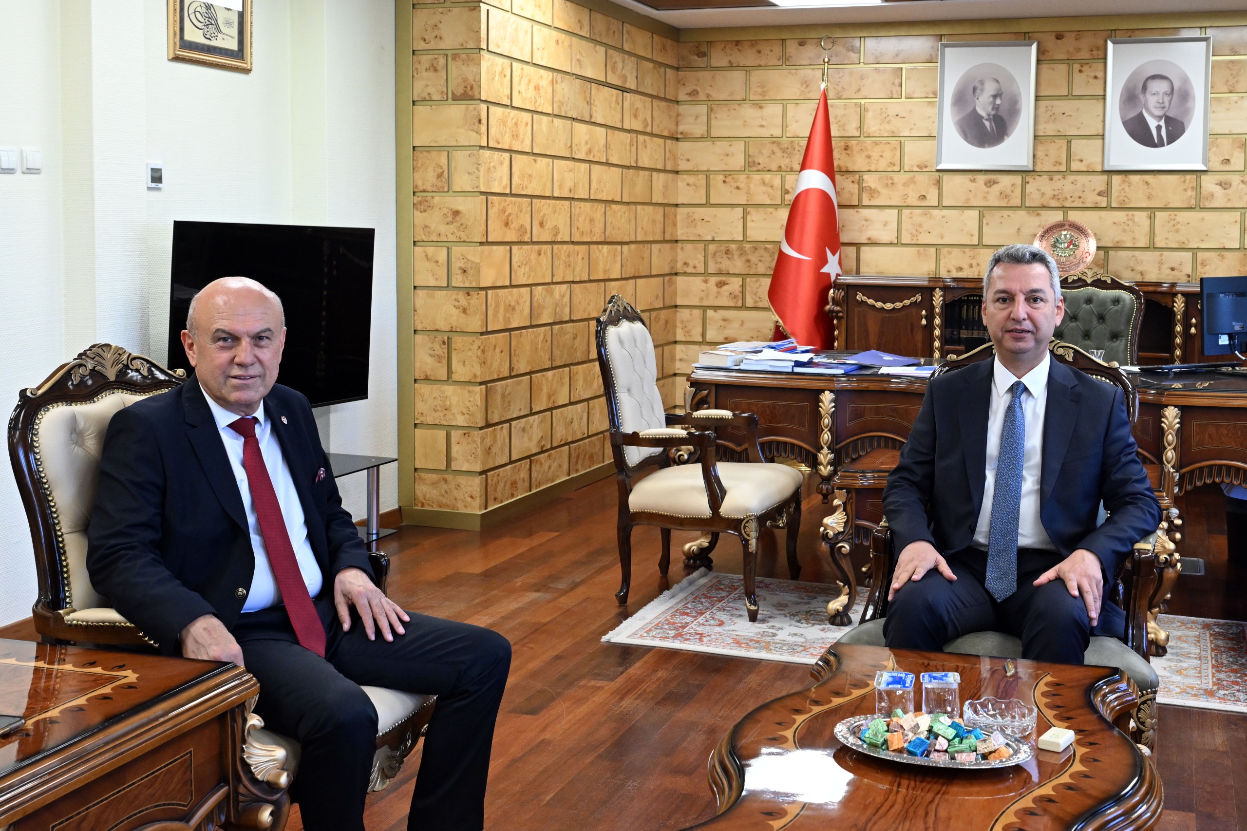 Başkan Ekrem Karaoğlan’dan KSÜ Rektörü İbrahim Taner Okumuş’a Hayırlı Olsun Ziyareti