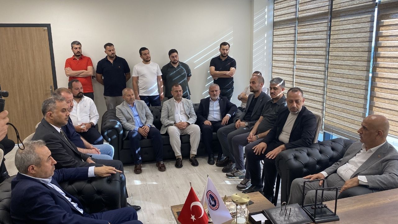 Kahramanmaraş Milletvekillerinden İstiklalspor’un Yeni Yönetimine Hayırlı Olsun Ziyareti