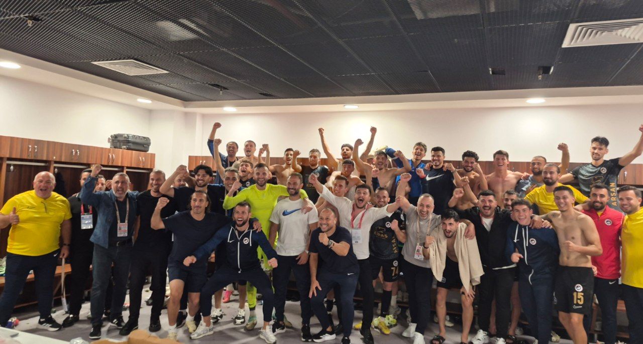 Kahramanmaraş İstiklalspor’un Soyunma Odasında Galibiyet Sevinci