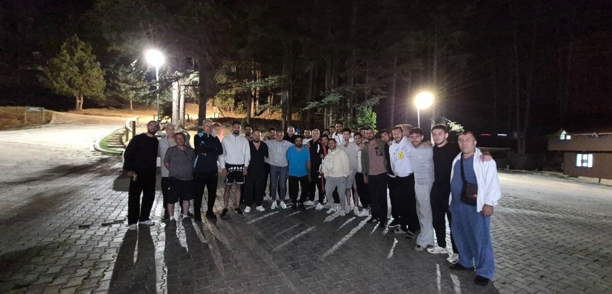 Onikişubatspor’da Futbolcular Başkonuş’ta Moral Depoladı