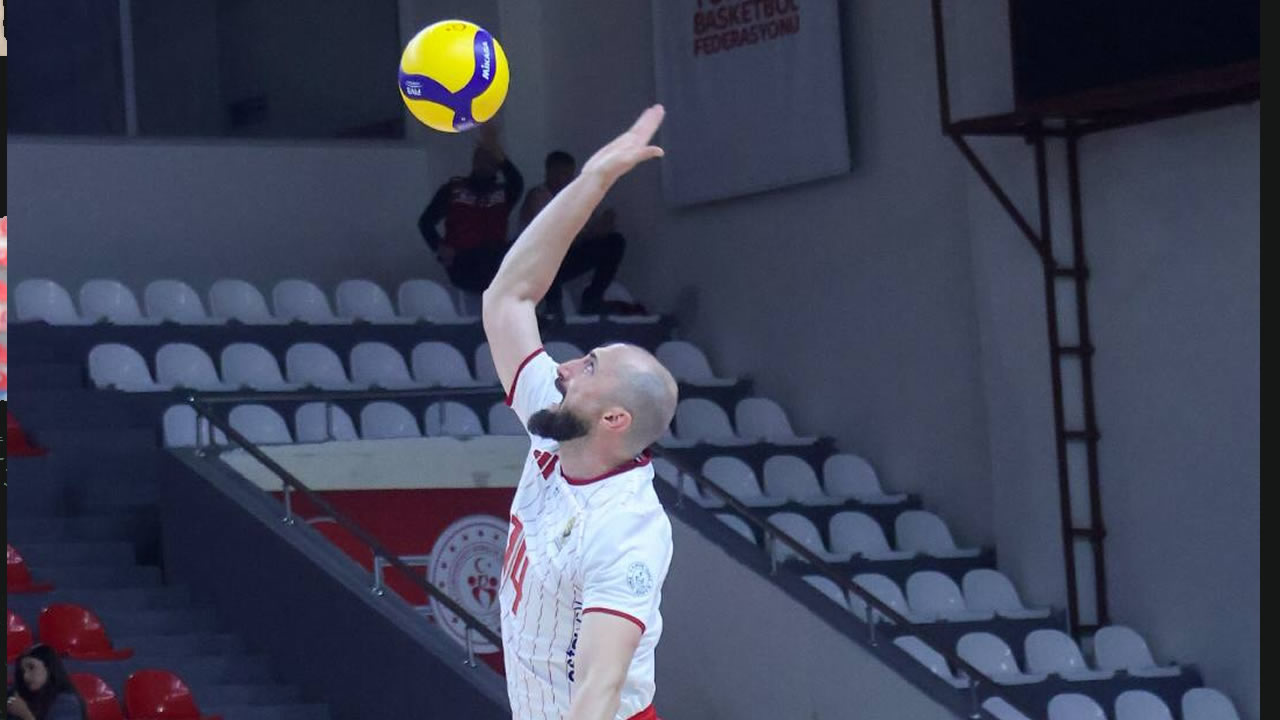 Onikişubat Belediyespor, Efeler Ligi’ne Mağlubiyetle Başladı