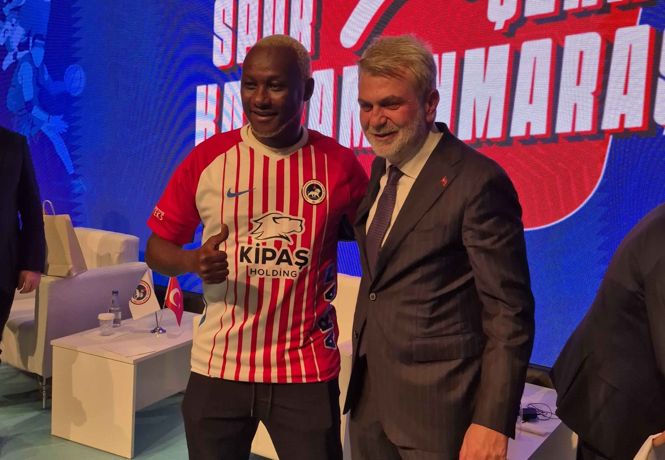 Yattara Formayı Giydi, “Yeni Transfer” Diyerek Gülümsetti!